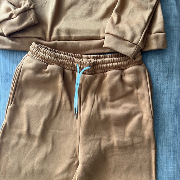 **Bundle any 2 sets for $20**. Sweat set - Picture 2 of 3